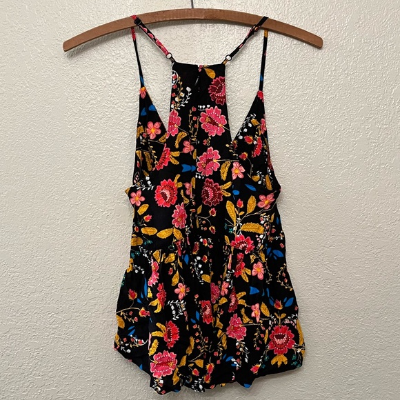 Express Tank Top - Picture 2 of 4